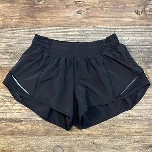 Lululemon Athletica Hotty Hot Low-Rise Lined Shorts 2.5”